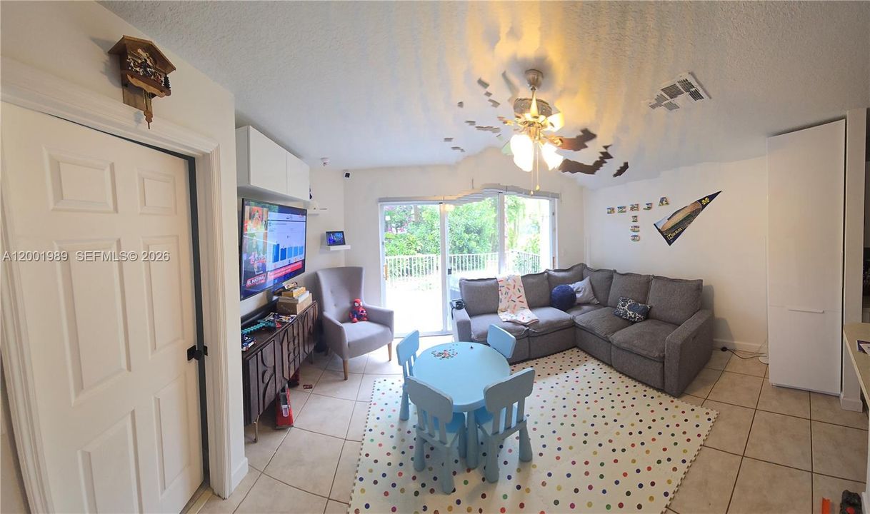 Active With Contract: $3,550 (3 beds, 2 baths, 1744 Square Feet)