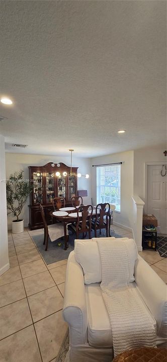 Active With Contract: $3,550 (3 beds, 2 baths, 1744 Square Feet)