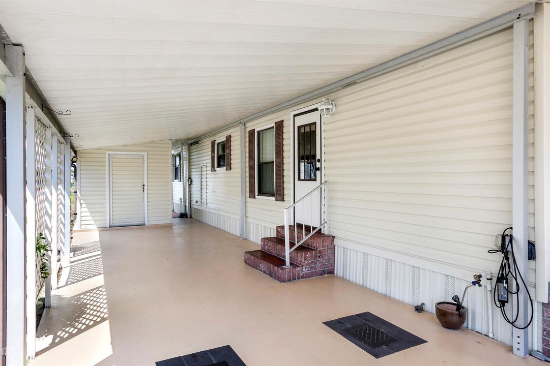carport J