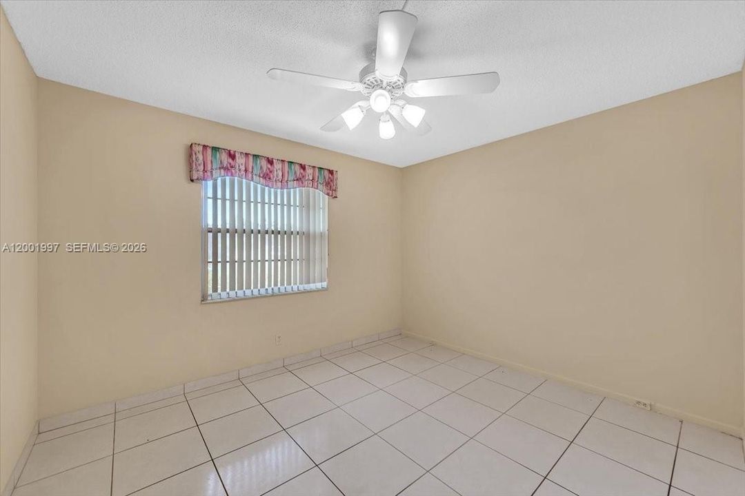 Activo con contrato: $160,000 (2 camas, 2 baños, 925 Pies cuadrados)