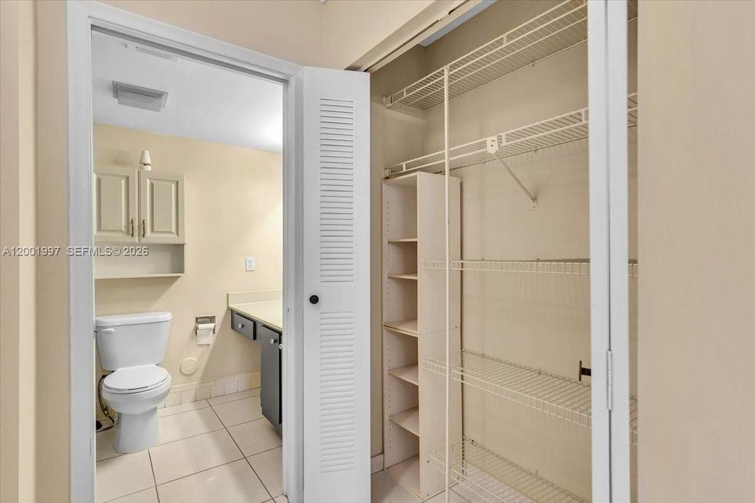 Activo con contrato: $160,000 (2 camas, 2 baños, 925 Pies cuadrados)