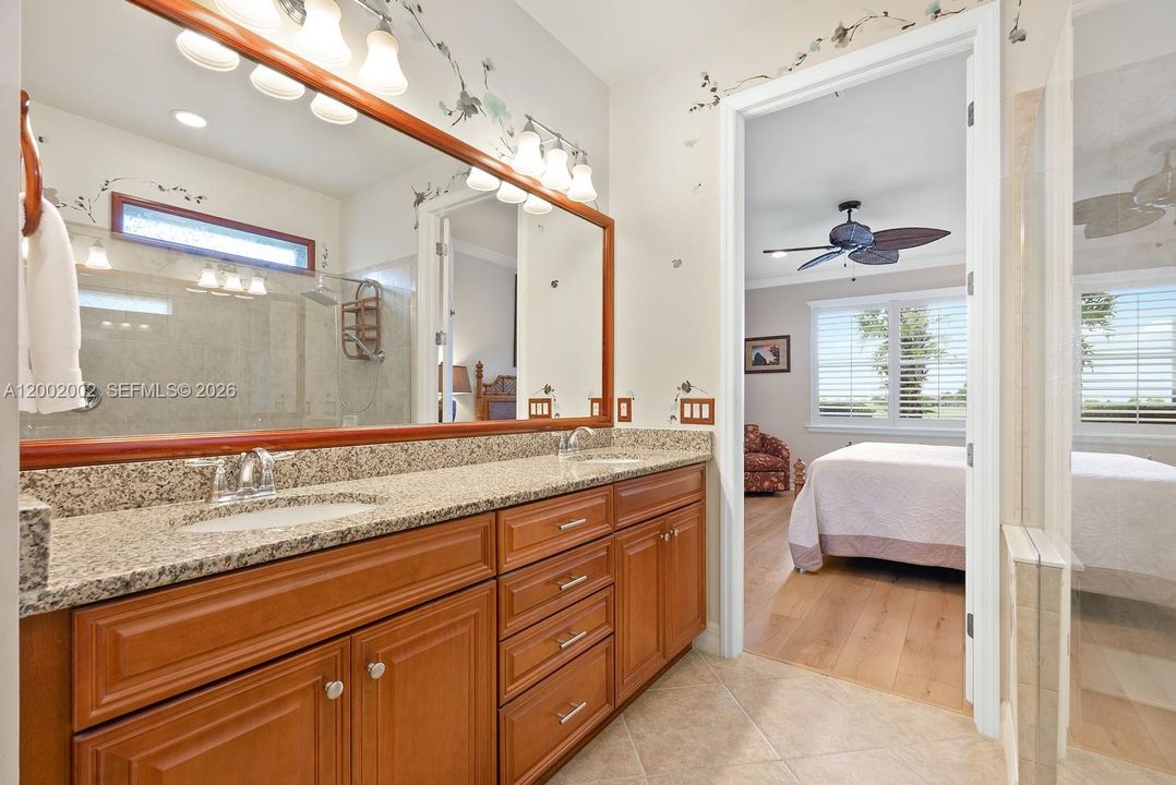 For Sale: $455,000 (2 beds, 2 baths, 2046 Square Feet)