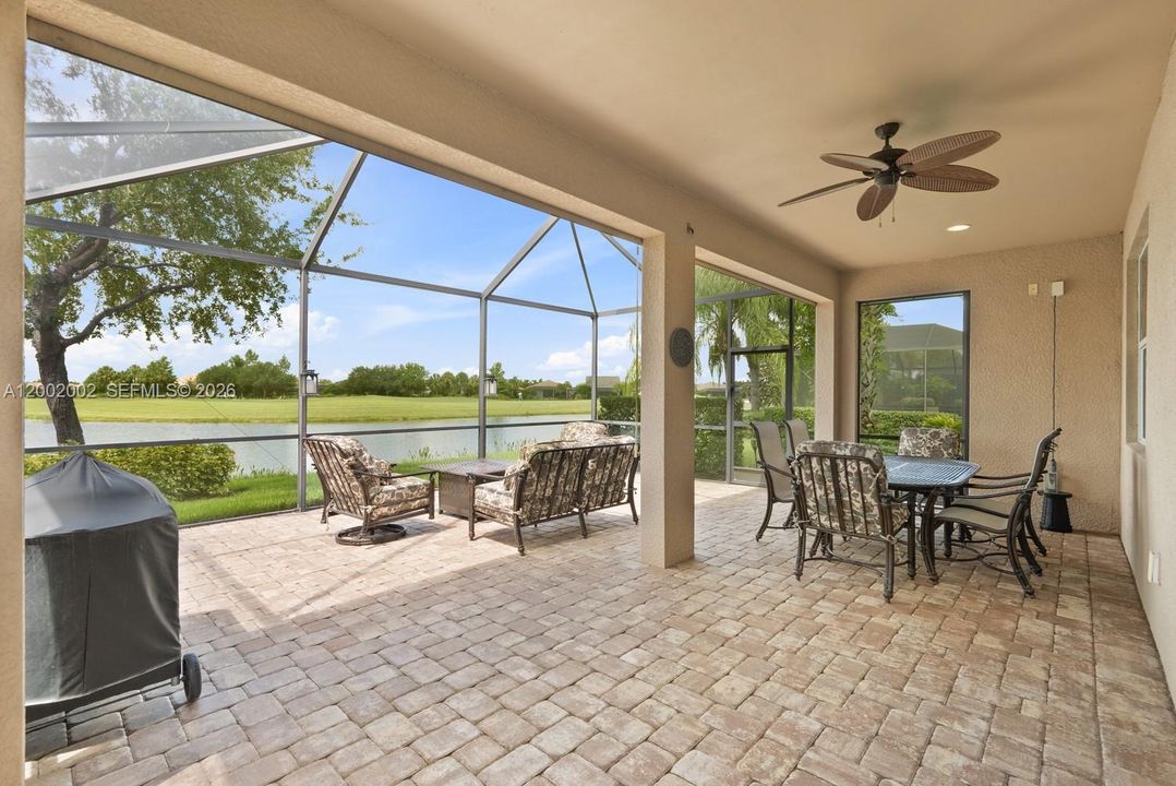 For Sale: $455,000 (2 beds, 2 baths, 2046 Square Feet)