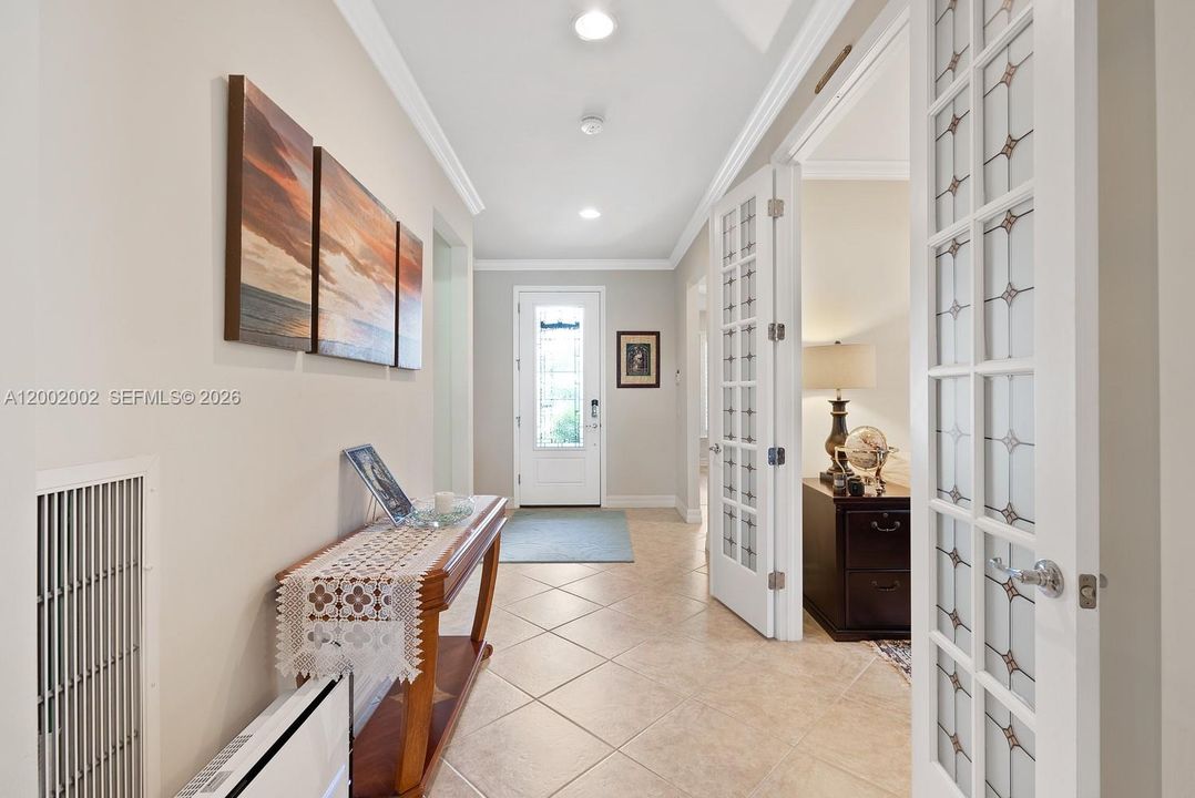 For Sale: $455,000 (2 beds, 2 baths, 2046 Square Feet)