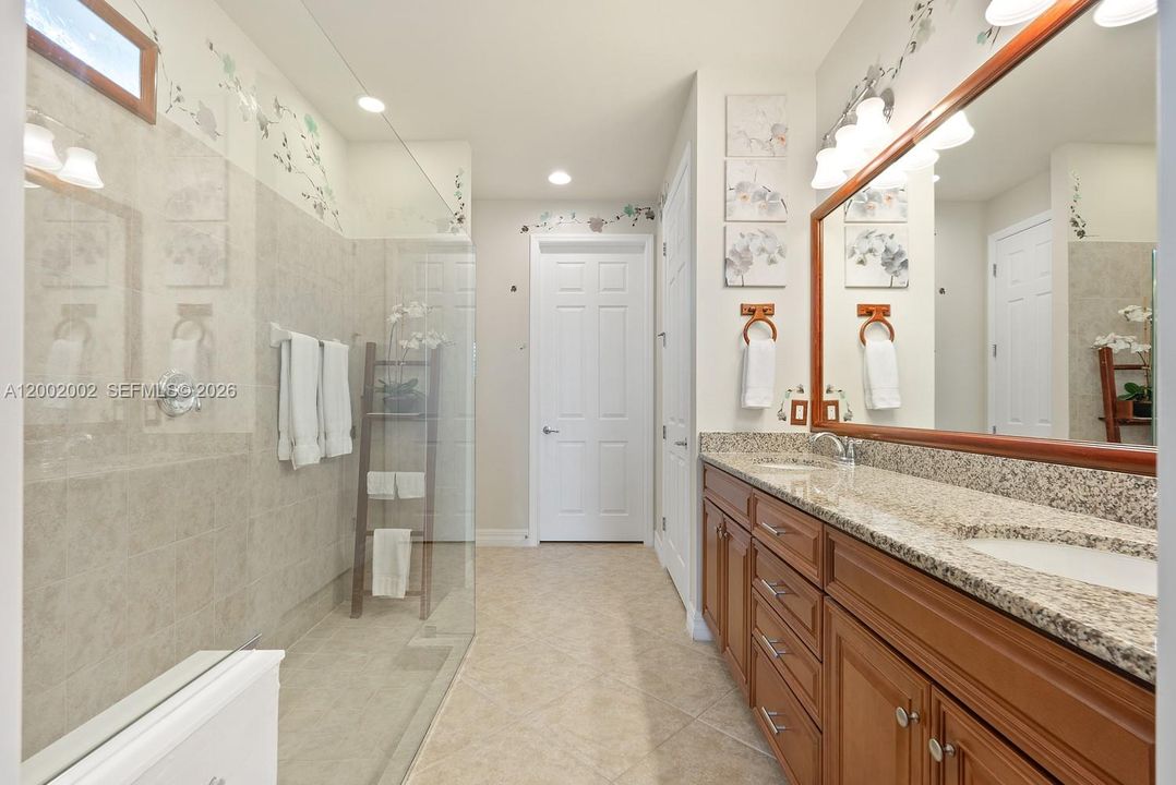 For Sale: $455,000 (2 beds, 2 baths, 2046 Square Feet)