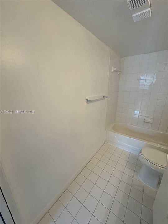 For Rent: $2,050 (2 beds, 2 baths, 1036 Square Feet)