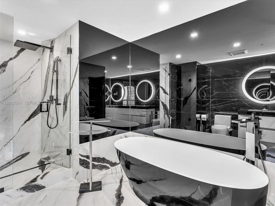 For Sale: $1,200,000 (2 beds, 2 baths, 1168 Square Feet)