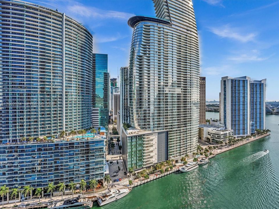For Sale: $1,200,000 (2 beds, 2 baths, 1168 Square Feet)