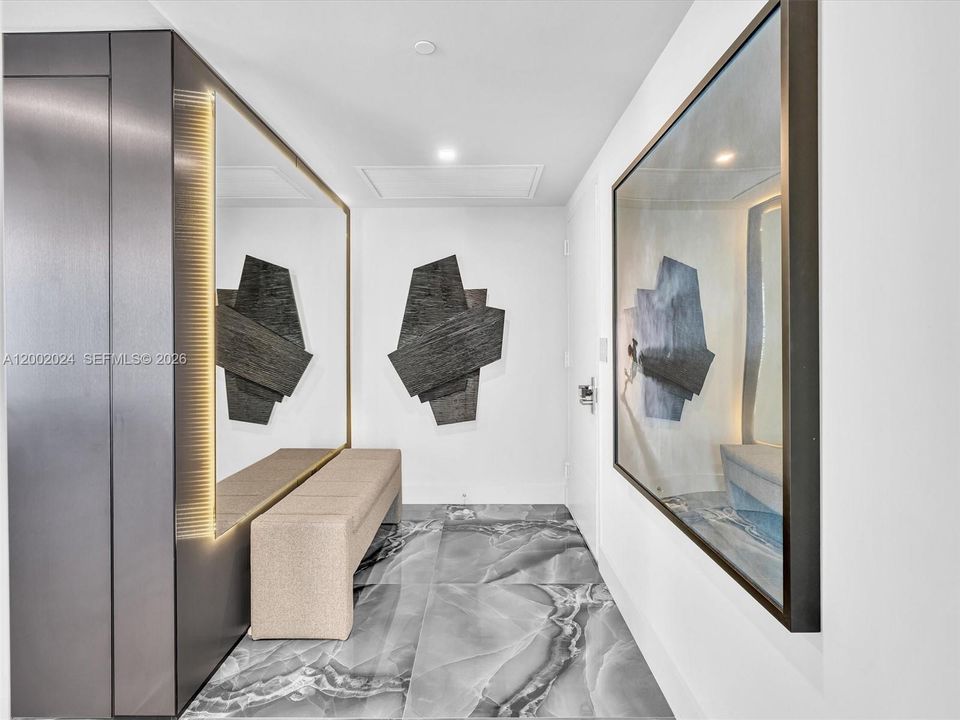For Sale: $1,200,000 (2 beds, 2 baths, 1168 Square Feet)