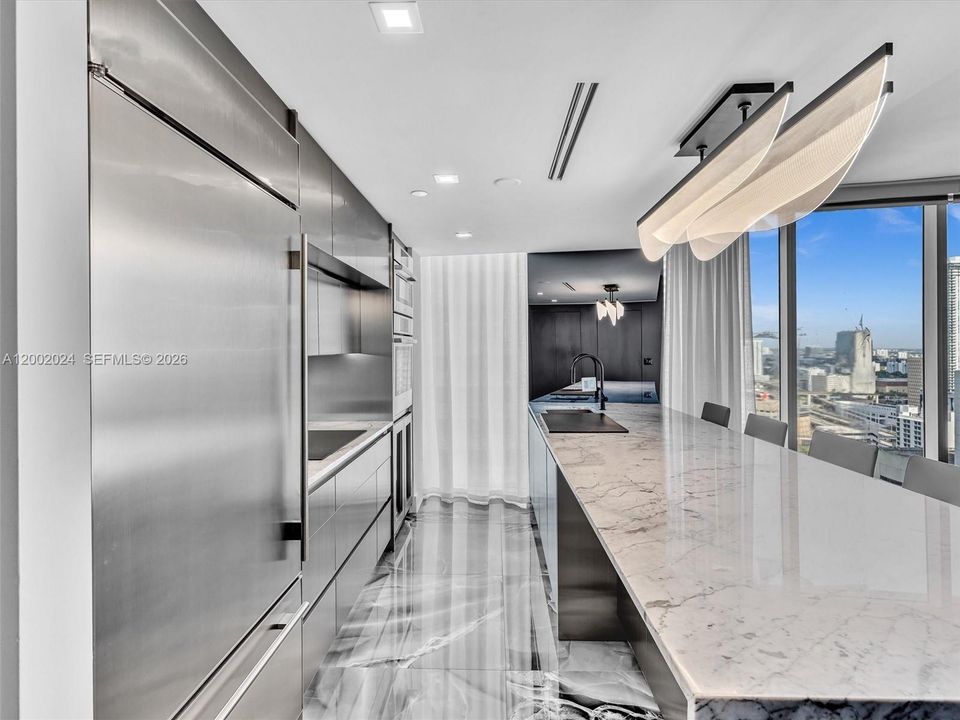 For Sale: $1,200,000 (2 beds, 2 baths, 1168 Square Feet)