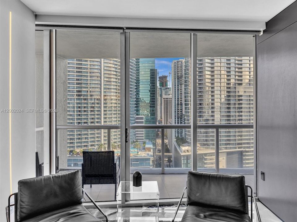 For Sale: $1,200,000 (2 beds, 2 baths, 1168 Square Feet)