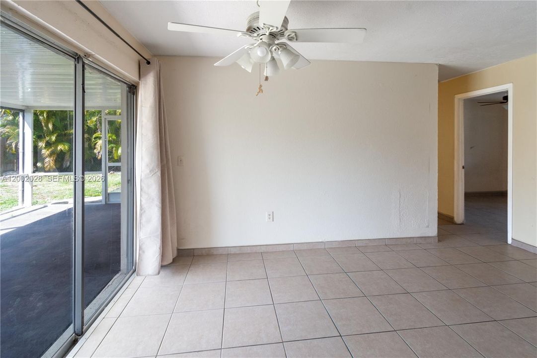 For Sale: $249,000 (3 beds, 2 baths, 1056 Square Feet)