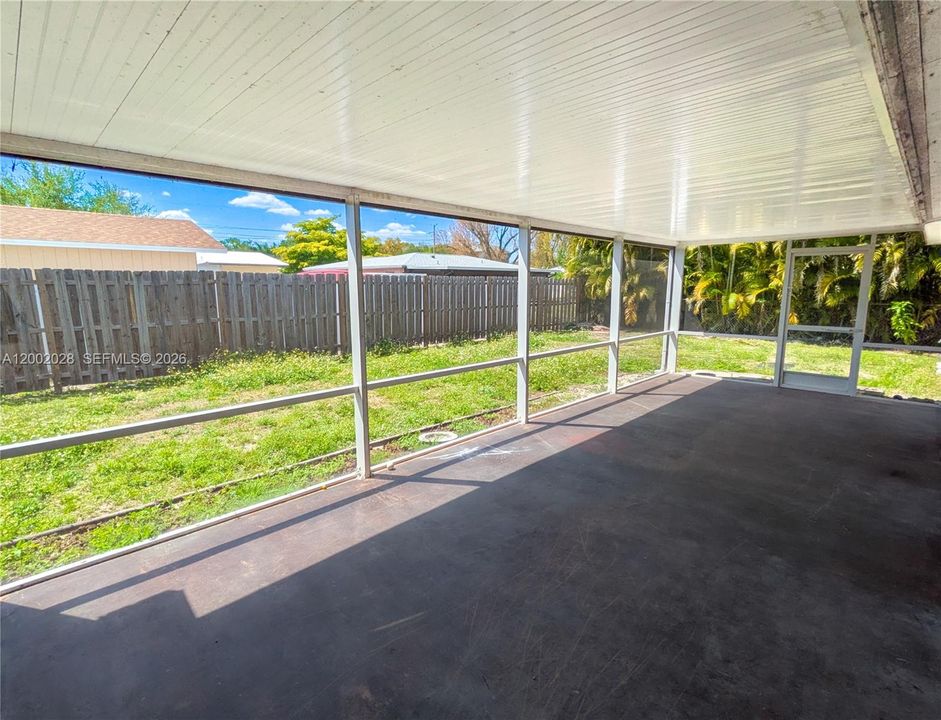 For Sale: $249,000 (3 beds, 2 baths, 1056 Square Feet)