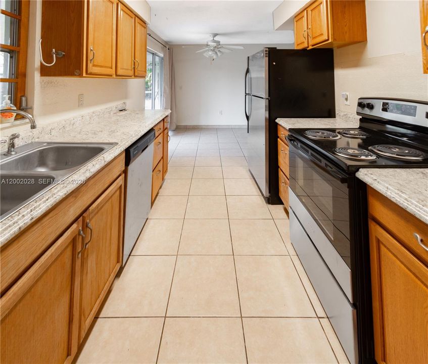 For Sale: $249,000 (3 beds, 2 baths, 1056 Square Feet)