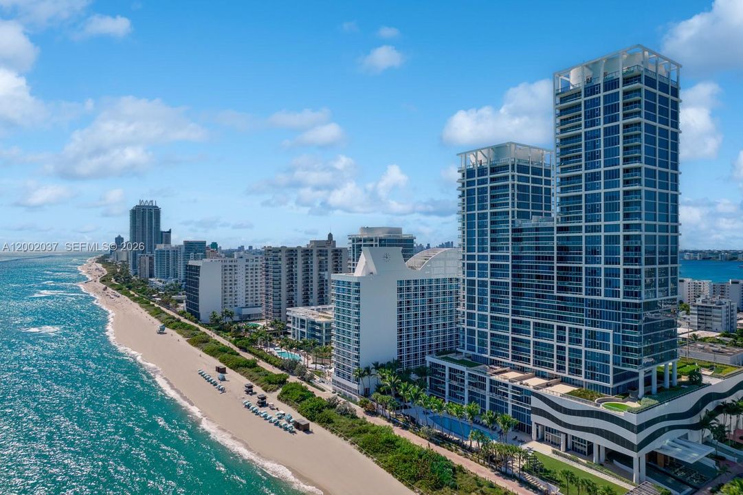 For Sale: $678,000 (1 beds, 1 baths, 820 Square Feet)