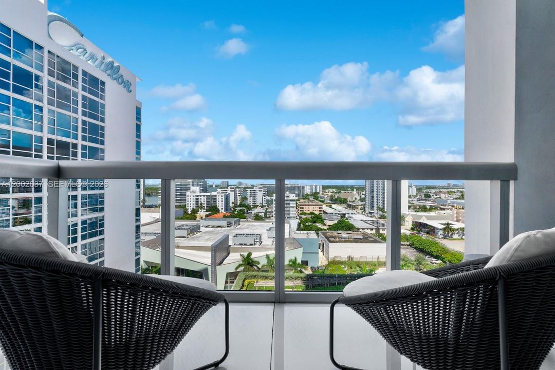 For Sale: $678,000 (1 beds, 1 baths, 820 Square Feet)