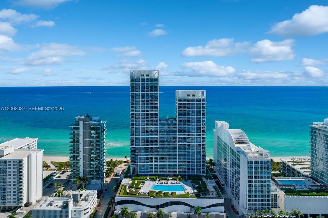 For Sale: $678,000 (1 beds, 1 baths, 820 Square Feet)