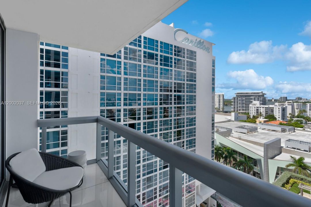 For Sale: $678,000 (1 beds, 1 baths, 820 Square Feet)