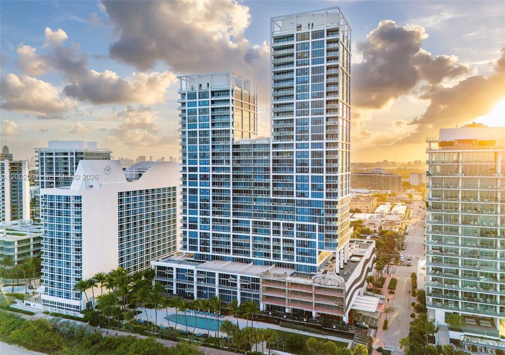 For Sale: $678,000 (1 beds, 1 baths, 820 Square Feet)