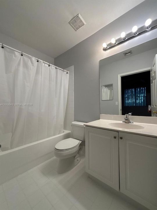 В аренду: $2,500 (2 спален, 2 ванн, 1056 Квадратных фут)