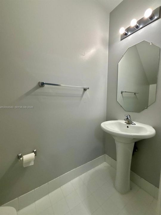 В аренду: $2,500 (2 спален, 2 ванн, 1056 Квадратных фут)