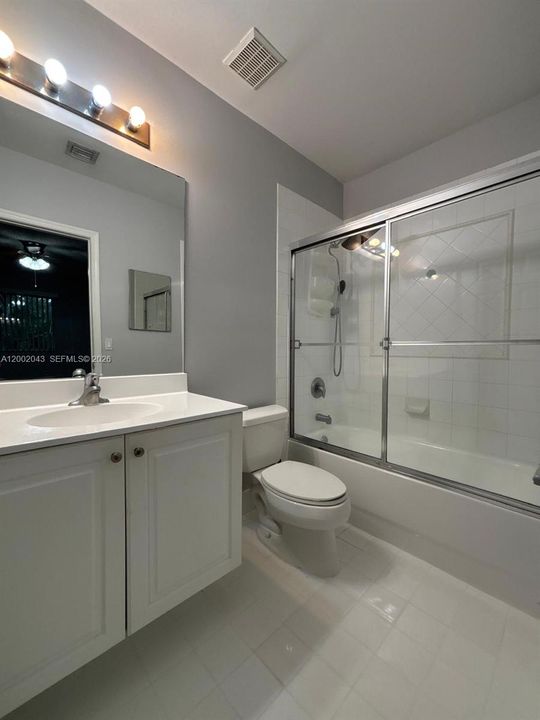 В аренду: $2,500 (2 спален, 2 ванн, 1056 Квадратных фут)