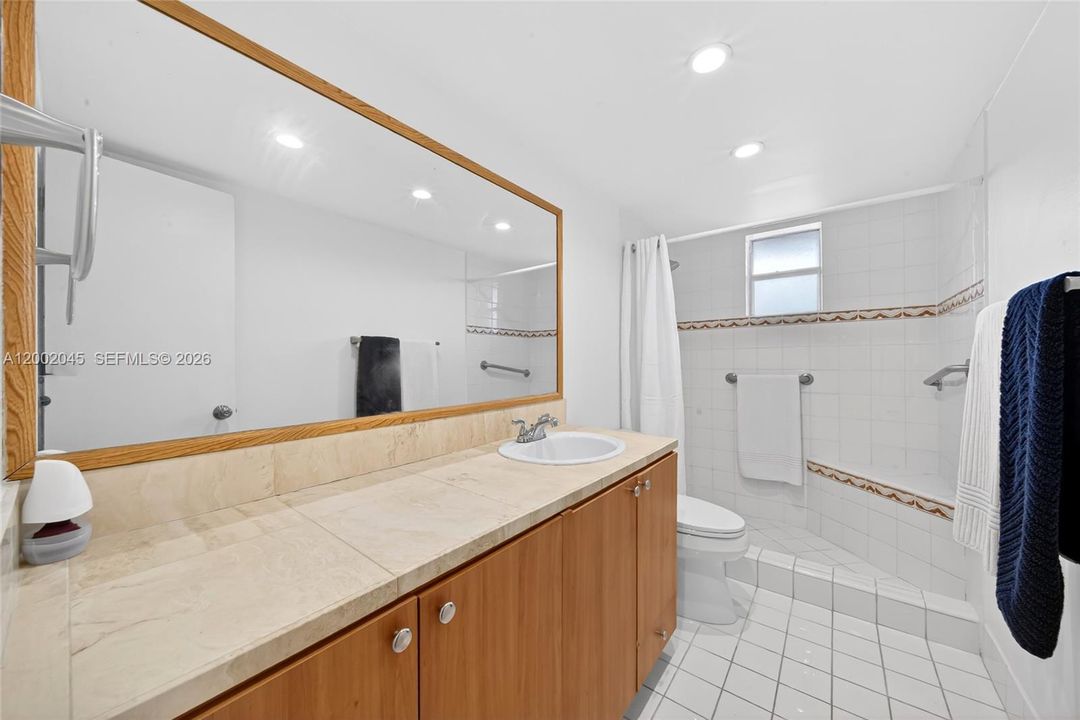 Activo con contrato: $249,900 (1 camas, 1 baños, 948 Pies cuadrados)