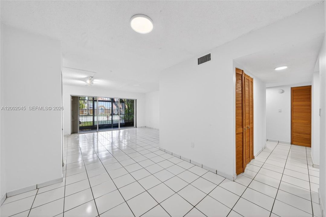Activo con contrato: $249,900 (1 camas, 1 baños, 948 Pies cuadrados)