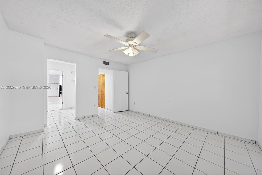 Activo con contrato: $249,900 (1 camas, 1 baños, 948 Pies cuadrados)