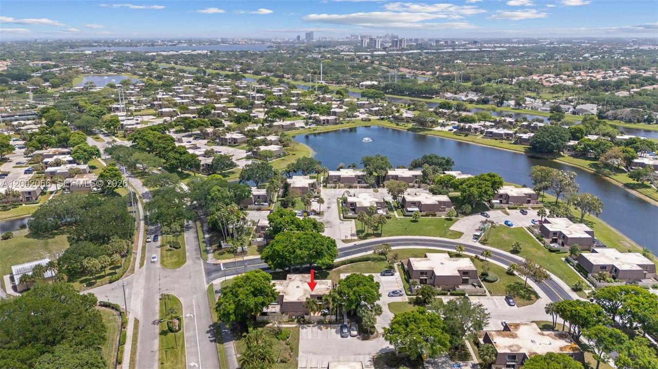 For Sale: $299,999 (2 beds, 2 baths, 1236 Square Feet)