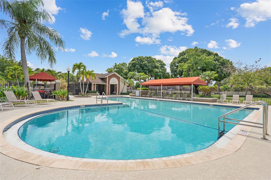 For Sale: $299,999 (2 beds, 2 baths, 1236 Square Feet)