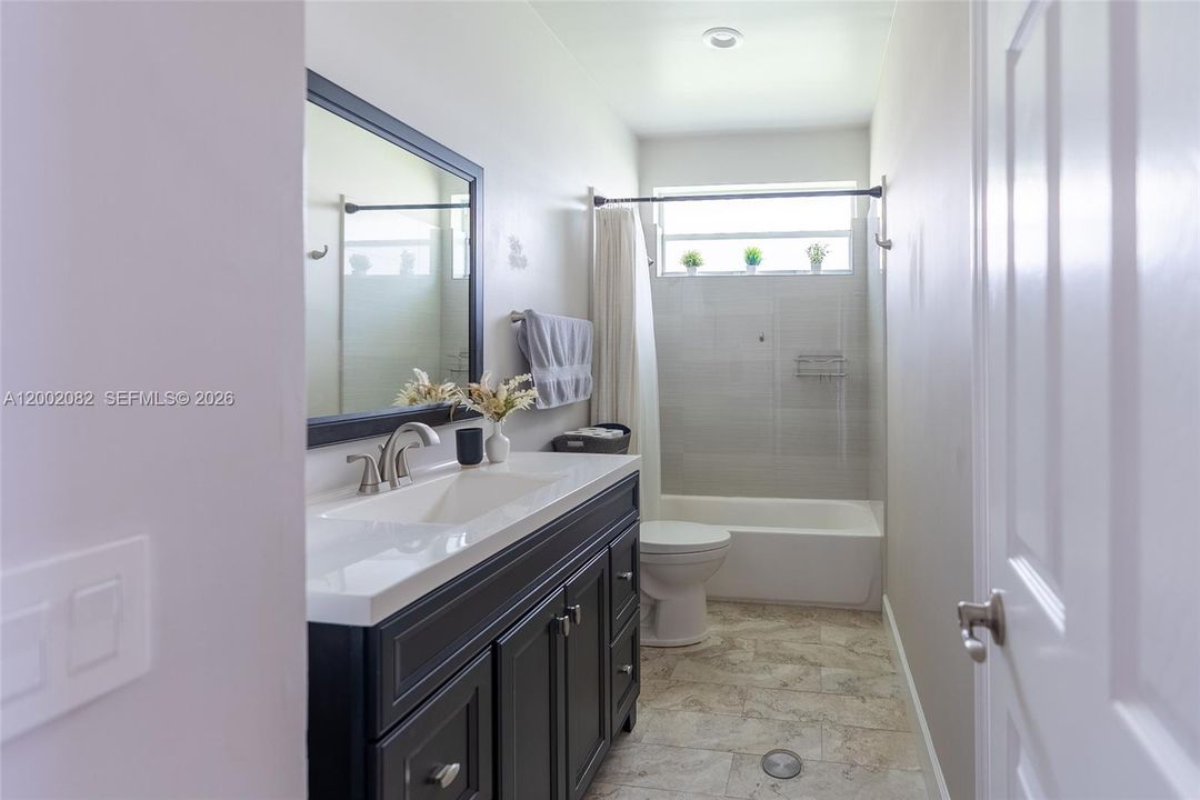 En Venta: $1,425,000 (5 camas, 3 baños, 2732 Pies cuadrados)