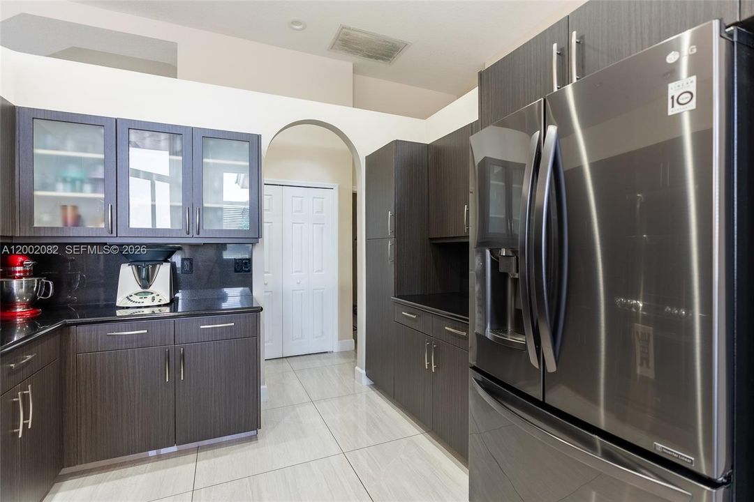 En Venta: $1,425,000 (5 camas, 3 baños, 2732 Pies cuadrados)