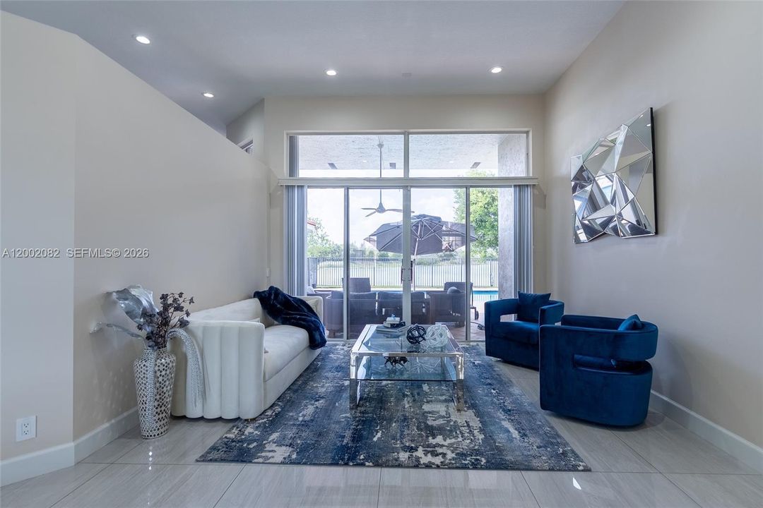 En Venta: $1,425,000 (5 camas, 3 baños, 2732 Pies cuadrados)