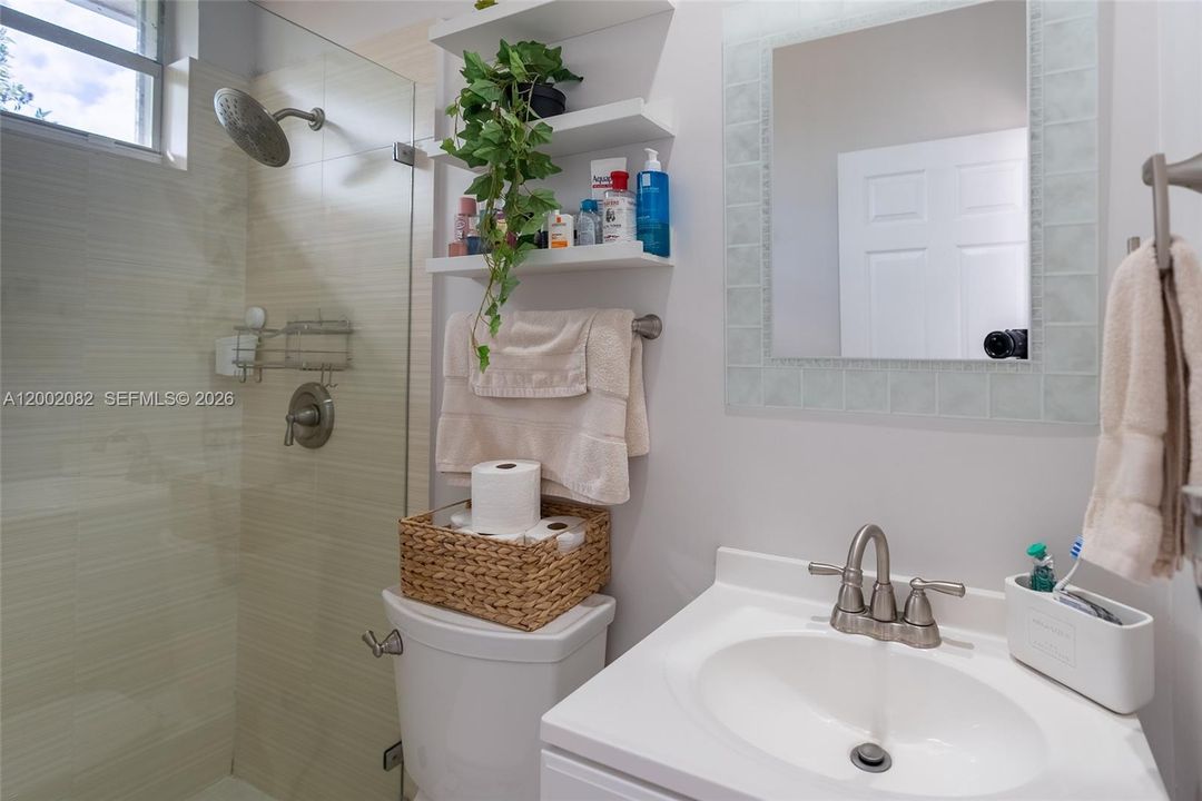 En Venta: $1,425,000 (5 camas, 3 baños, 2732 Pies cuadrados)