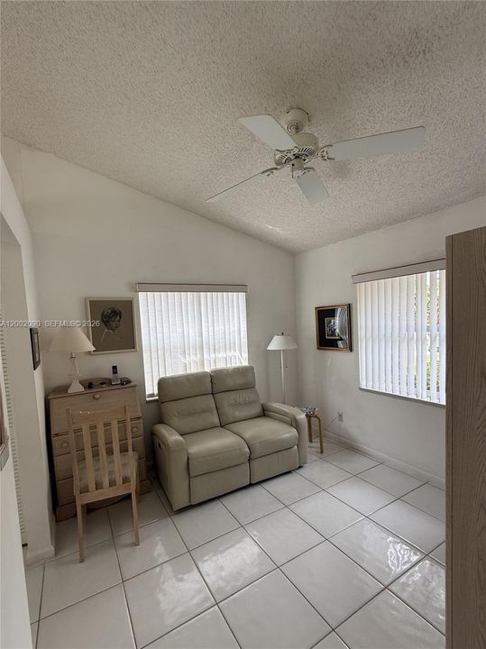 Activo con contrato: $530,000 (3 camas, 2 baños, 1864 Pies cuadrados)