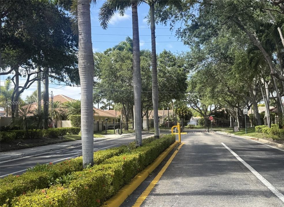 Activo con contrato: $530,000 (3 camas, 2 baños, 1864 Pies cuadrados)