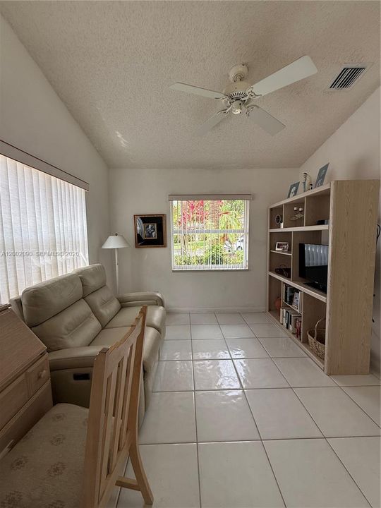 Activo con contrato: $530,000 (3 camas, 2 baños, 1864 Pies cuadrados)