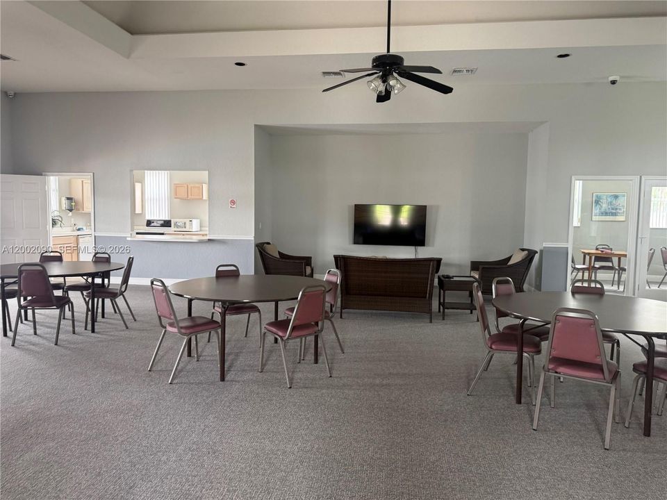 Activo con contrato: $530,000 (3 camas, 2 baños, 1864 Pies cuadrados)