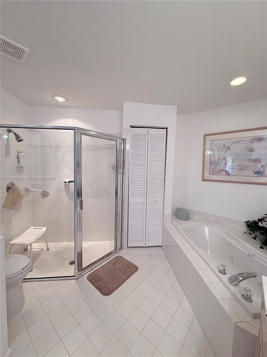 Activo con contrato: $530,000 (3 camas, 2 baños, 1864 Pies cuadrados)