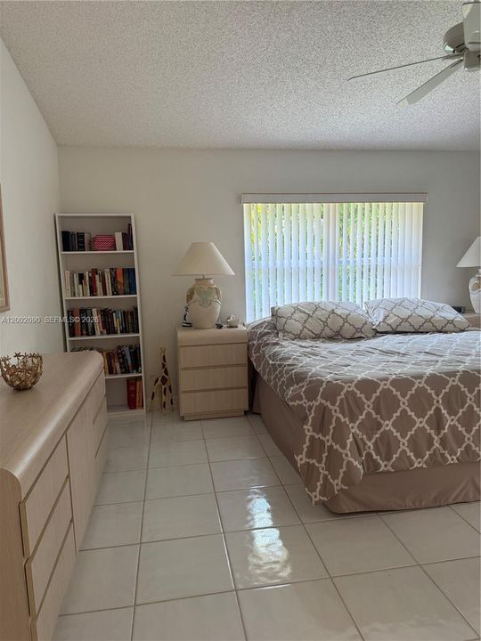 Activo con contrato: $530,000 (3 camas, 2 baños, 1864 Pies cuadrados)