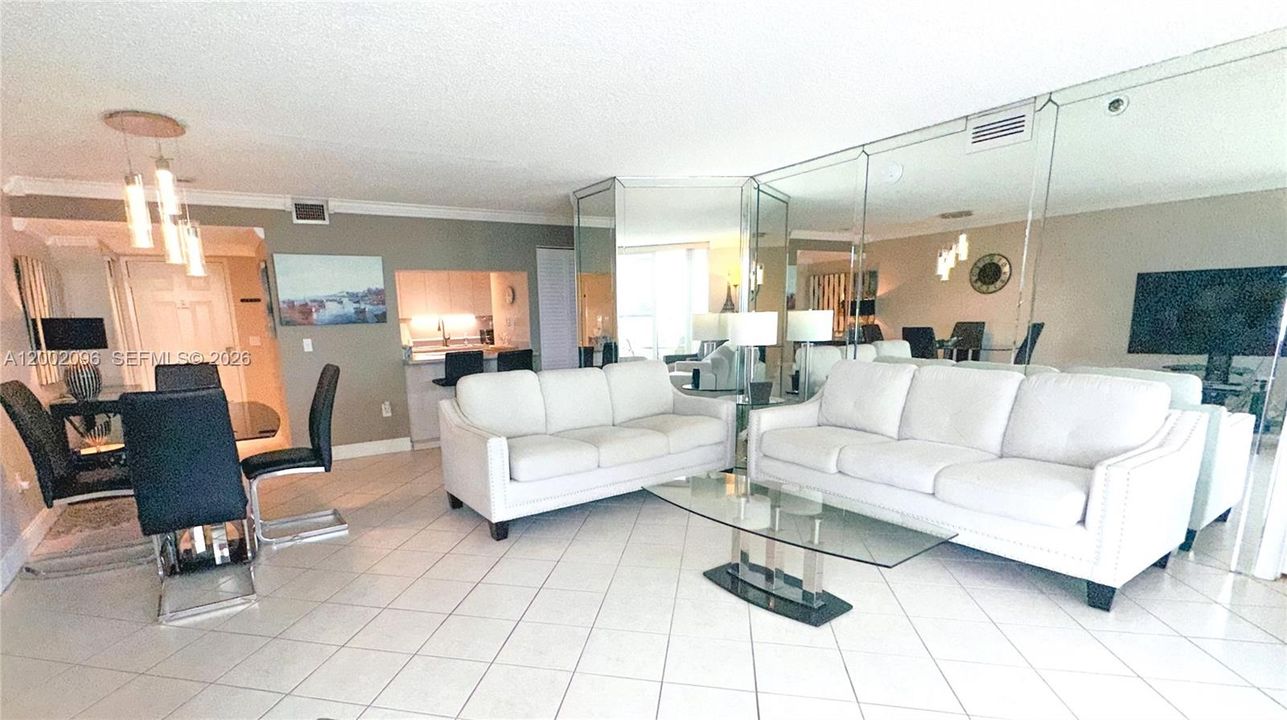 For Sale: $480,000 (2 beds, 2 baths, 1090 Square Feet)