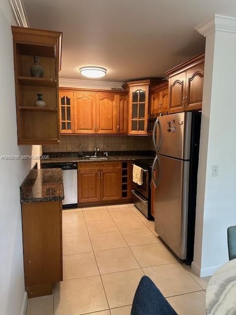 For Sale: $149,995 (2 beds, 1 baths, 953 Square Feet)