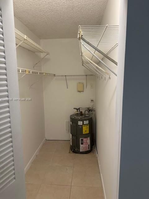 For Sale: $149,995 (2 beds, 1 baths, 953 Square Feet)