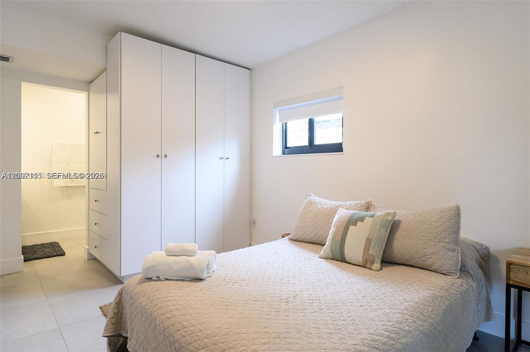 Под контрактом: $4,950 (3 спален, 2 ванн, 1145 Квадратных фут)