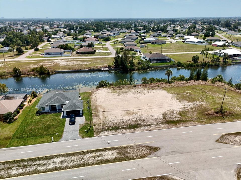 На продажу: $65,000 (0.23 acres)
