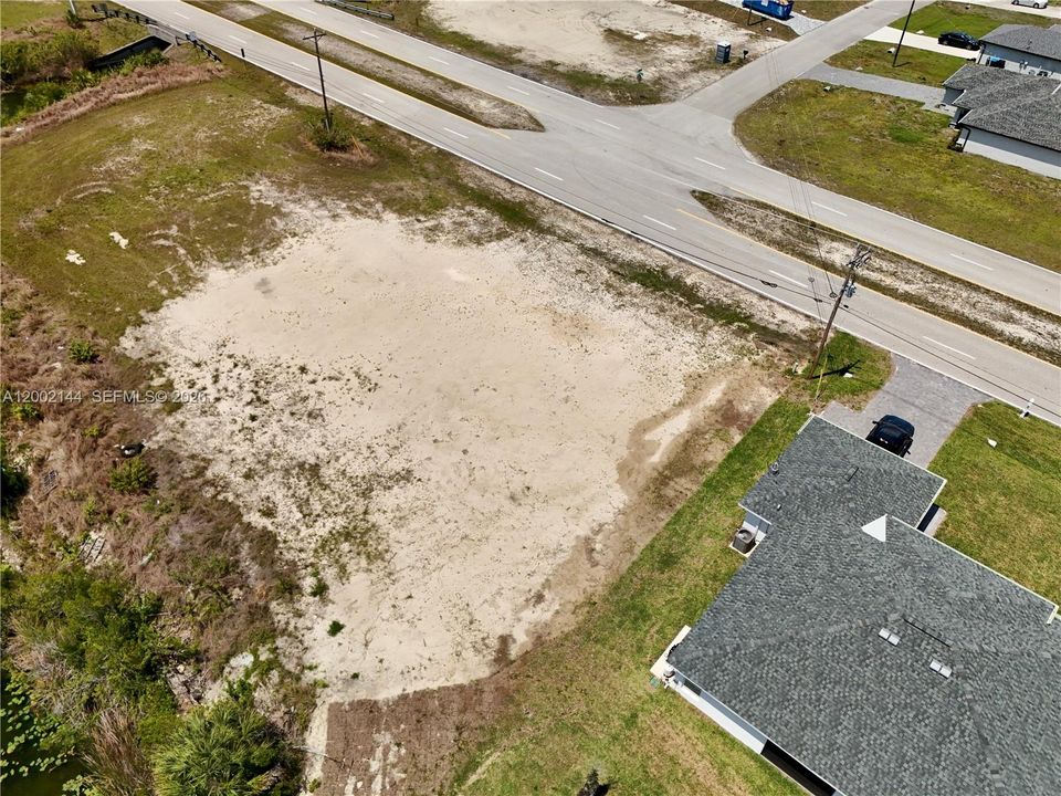 На продажу: $65,000 (0.23 acres)