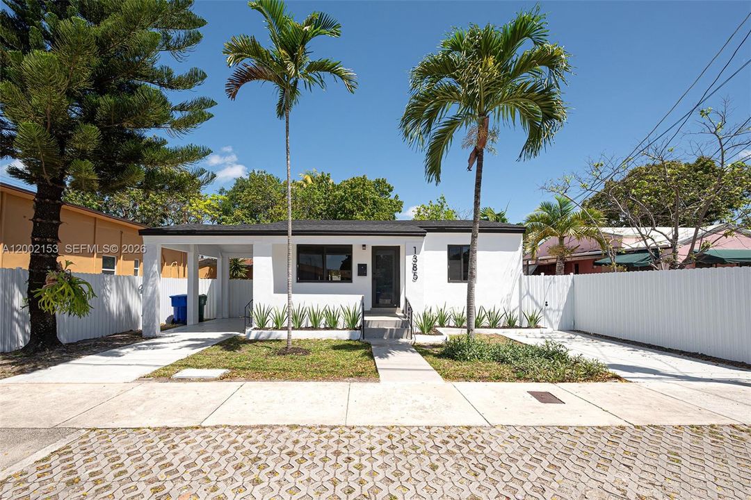 Active With Contract: $730,000 (5 beds, 4 baths, 1666 Square Feet)