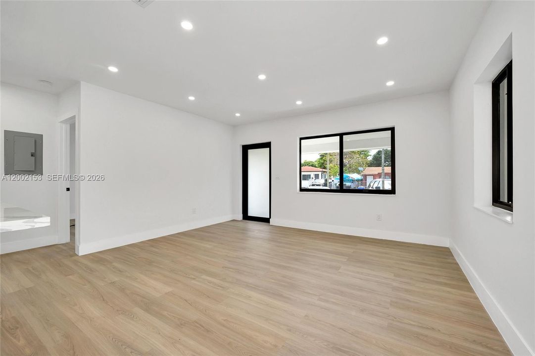 Active With Contract: $730,000 (5 beds, 4 baths, 1666 Square Feet)