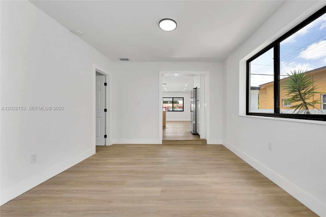 Active With Contract: $730,000 (5 beds, 4 baths, 1666 Square Feet)